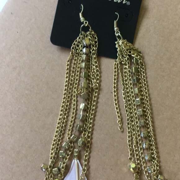 Wet Seal Feather Earrings - Picture 4 of 4